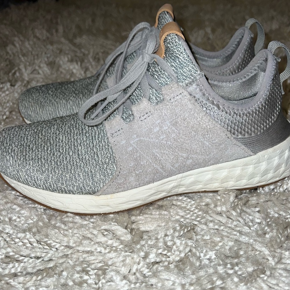 Women’s New Balance Size 9